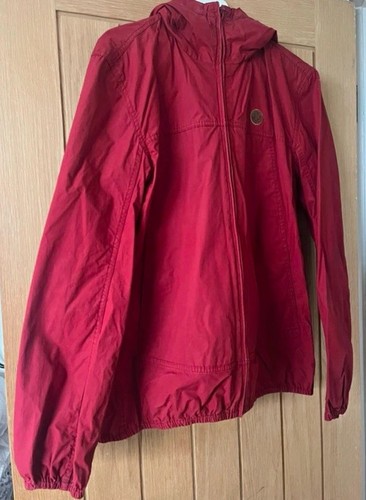 Pretty green men red - green, hooded