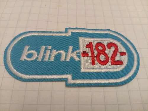 Blink 182 band - blink, on